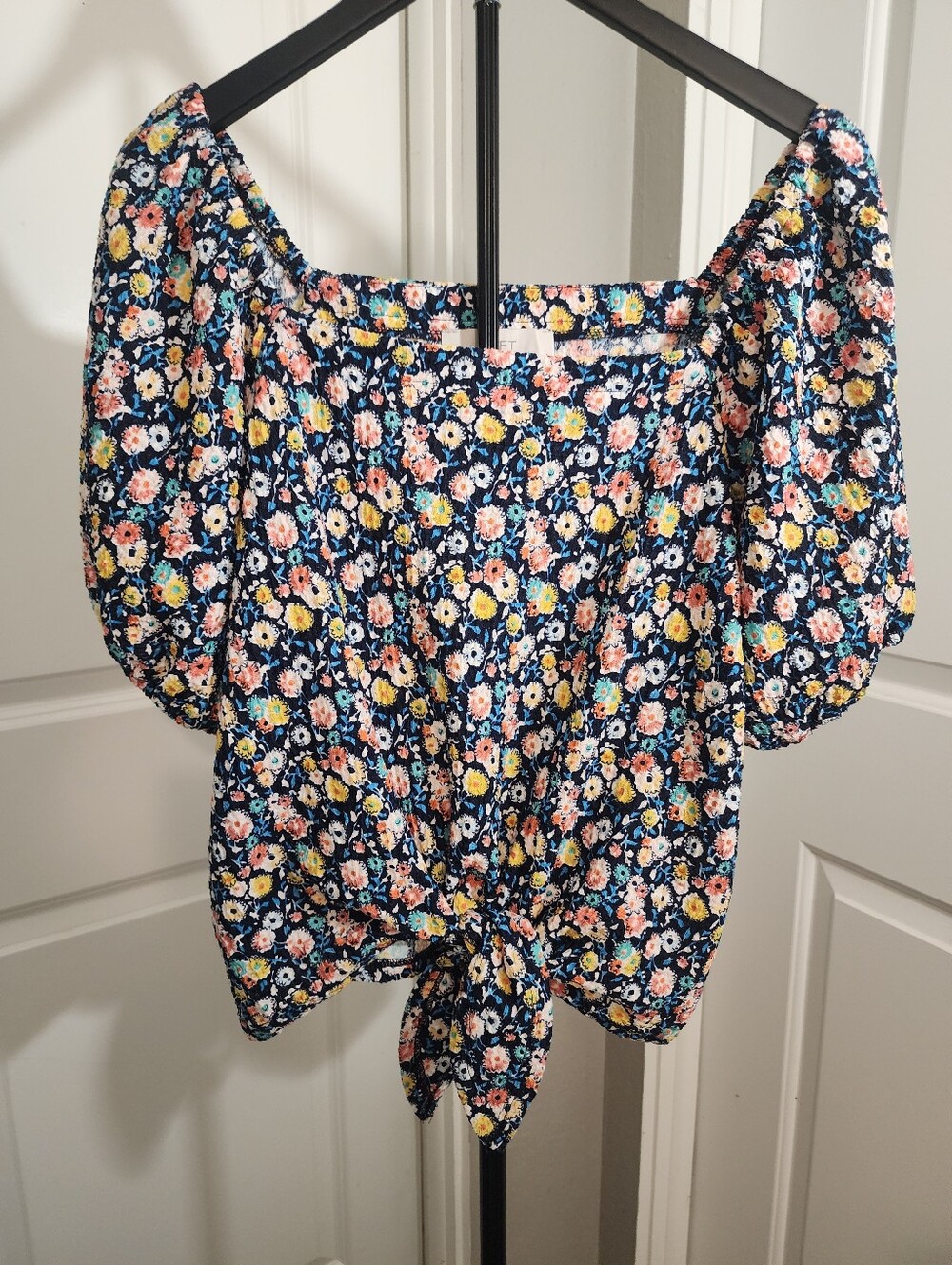 LOFT Floral Puff Sleeve Tie Front Top – Size Large